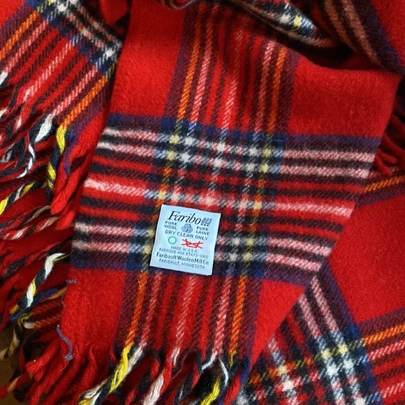 Vintage Faribo 100% Pure Virgin Wool Pure Laine red plaid Throw CHRISTMAS 🎄 - Picture 7 of 12